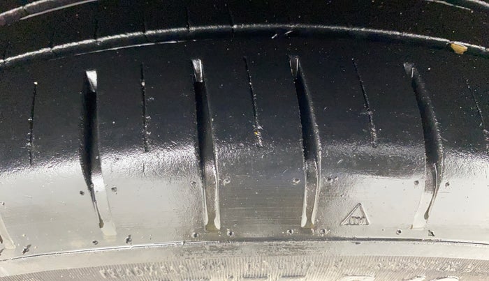 2017 Maruti Baleno ZETA CVT PETROL 1.2, Petrol, Automatic, 86,242 km, Left Rear Tyre Tread
