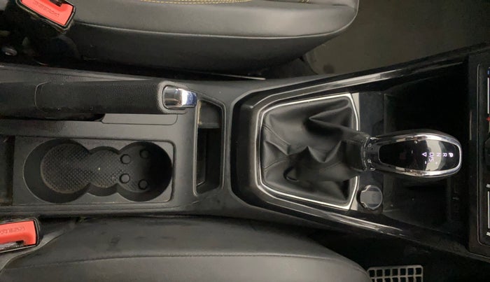 2023 Skoda KUSHAQ STYLE 1.5L TSI DSG, Petrol, Automatic, 24,229 km, Gear Lever