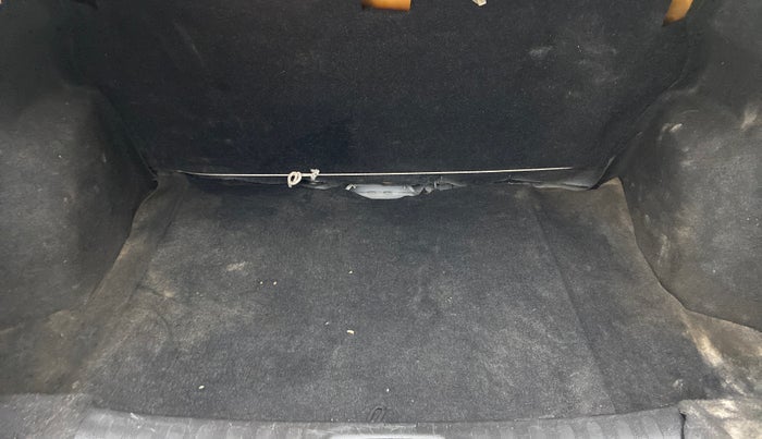2015 Maruti Swift Dzire LDI BS IV, Diesel, Manual, 1,00,814 km, Boot Inside