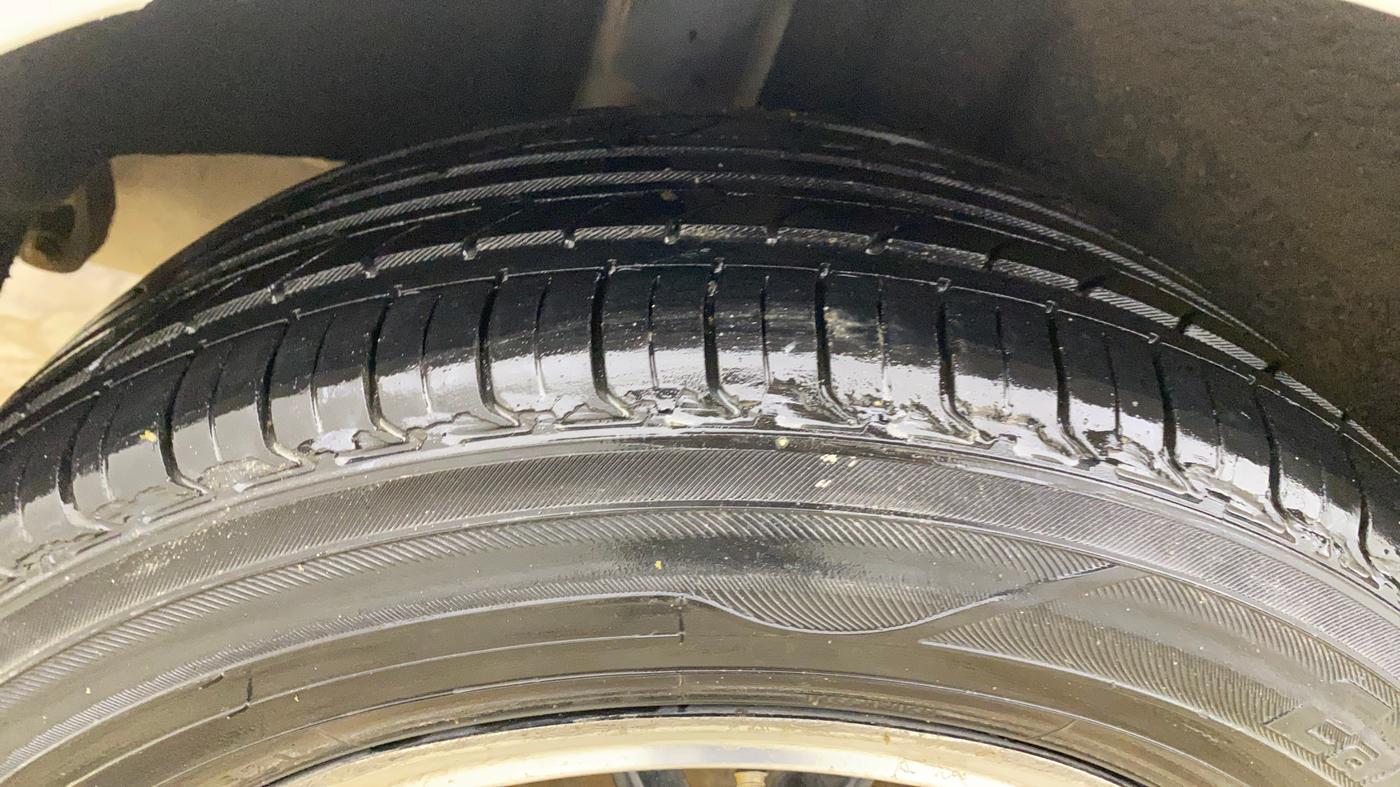 2013 Ford Fiesta STYLE DIESEL, Diesel, Manual, 1,23,128 km, Right Rear Tyre Tread