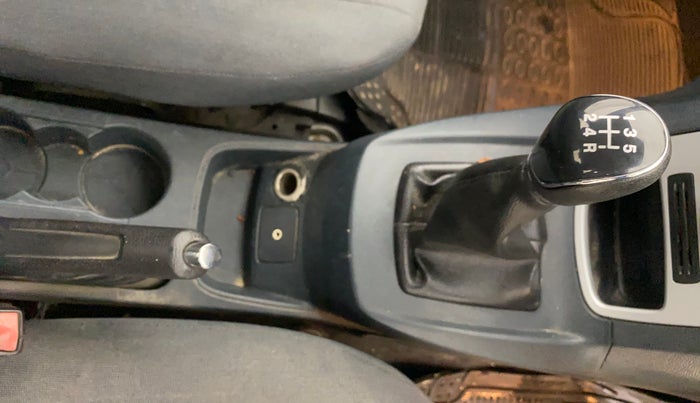 2013 Ford Fiesta STYLE DIESEL, Diesel, Manual, 1,23,128 km, Gear Lever