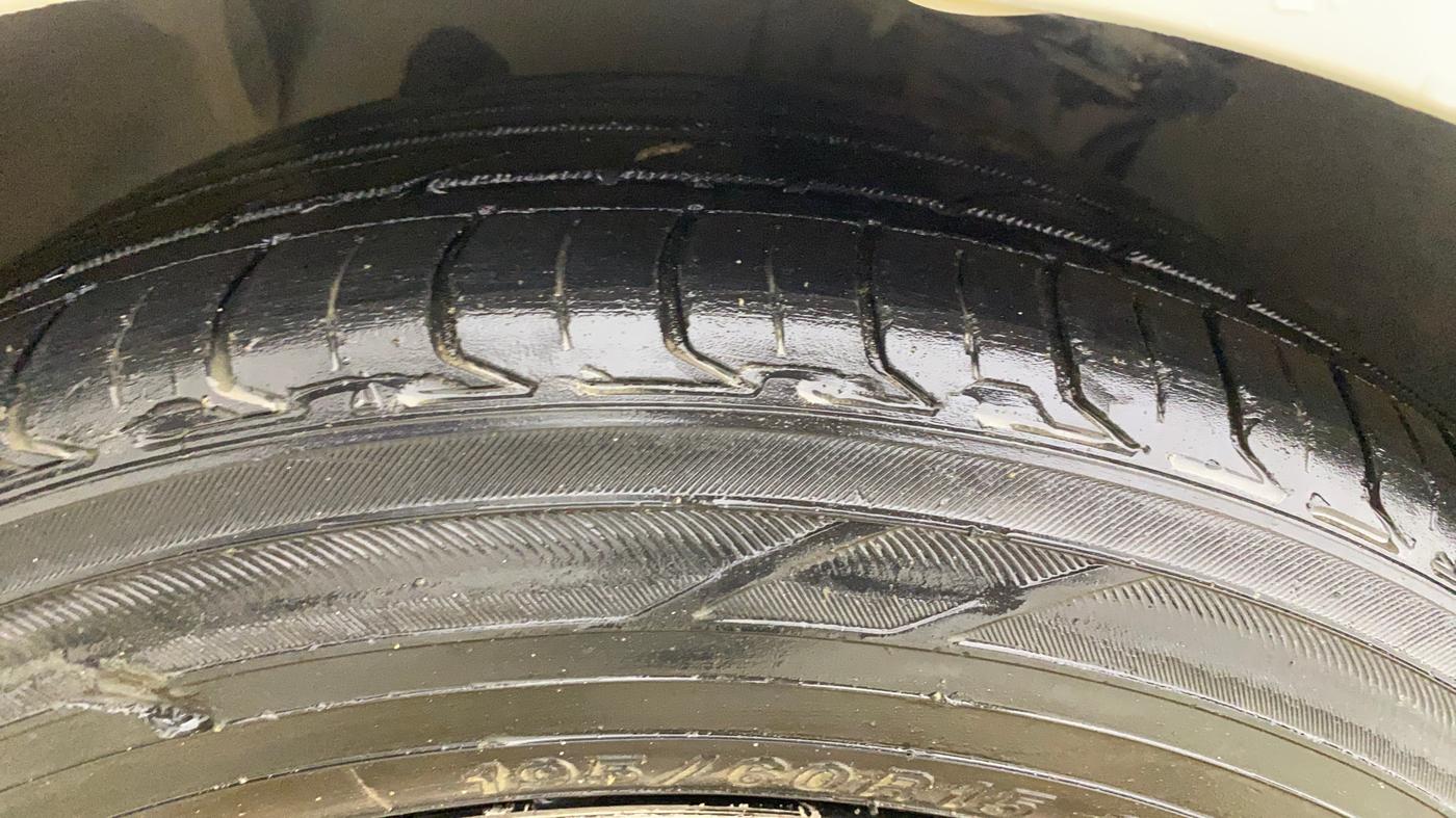 2013 Ford Fiesta STYLE DIESEL, Diesel, Manual, 1,23,128 km, Left Front Tyre Tread