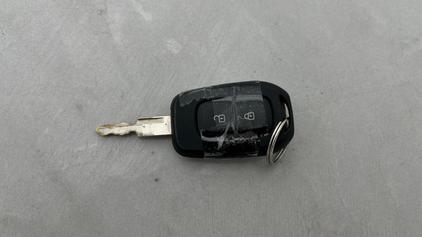 2025 Renault Kwid RXT 1.0 AMT, Petrol, Automatic, 16,638 km, Key Close Up