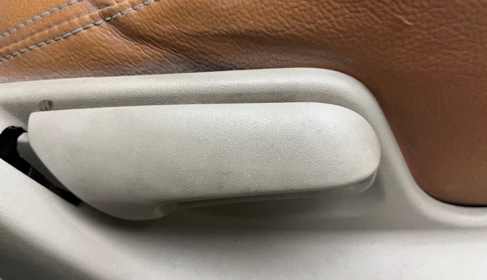 2014 Maruti Swift Dzire VXI, Petrol, Manual, 51,206 km, Driver Side Adjustment Panel