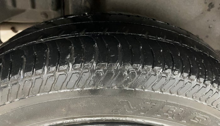 2014 Maruti Swift Dzire VXI, Petrol, Manual, 51,206 km, Right Rear Tyre Tread