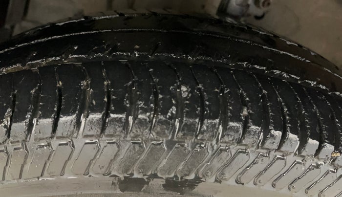 2014 Maruti Swift Dzire VXI, Petrol, Manual, 51,206 km, Left Front Tyre Tread