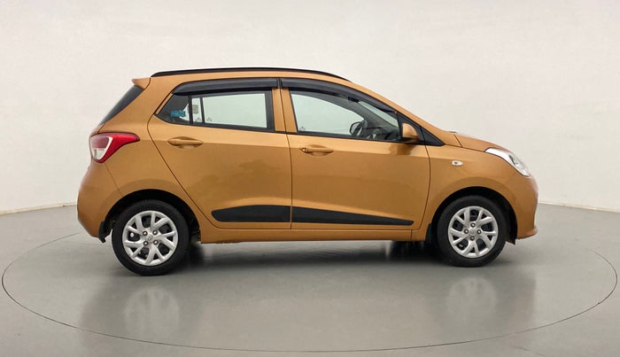 2017 Hyundai Grand i10 MAGNA 1.2 KAPPA VTVT, Petrol, Manual, 26,137 km, Right Side View