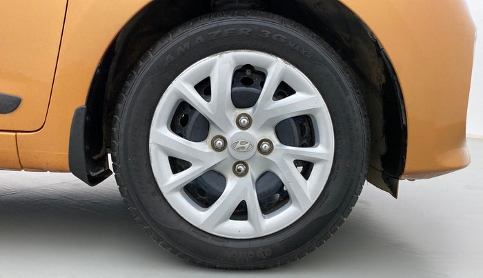 2017 Hyundai Grand i10 MAGNA 1.2 KAPPA VTVT, Petrol, Manual, 26,137 km, Right Front Wheel
