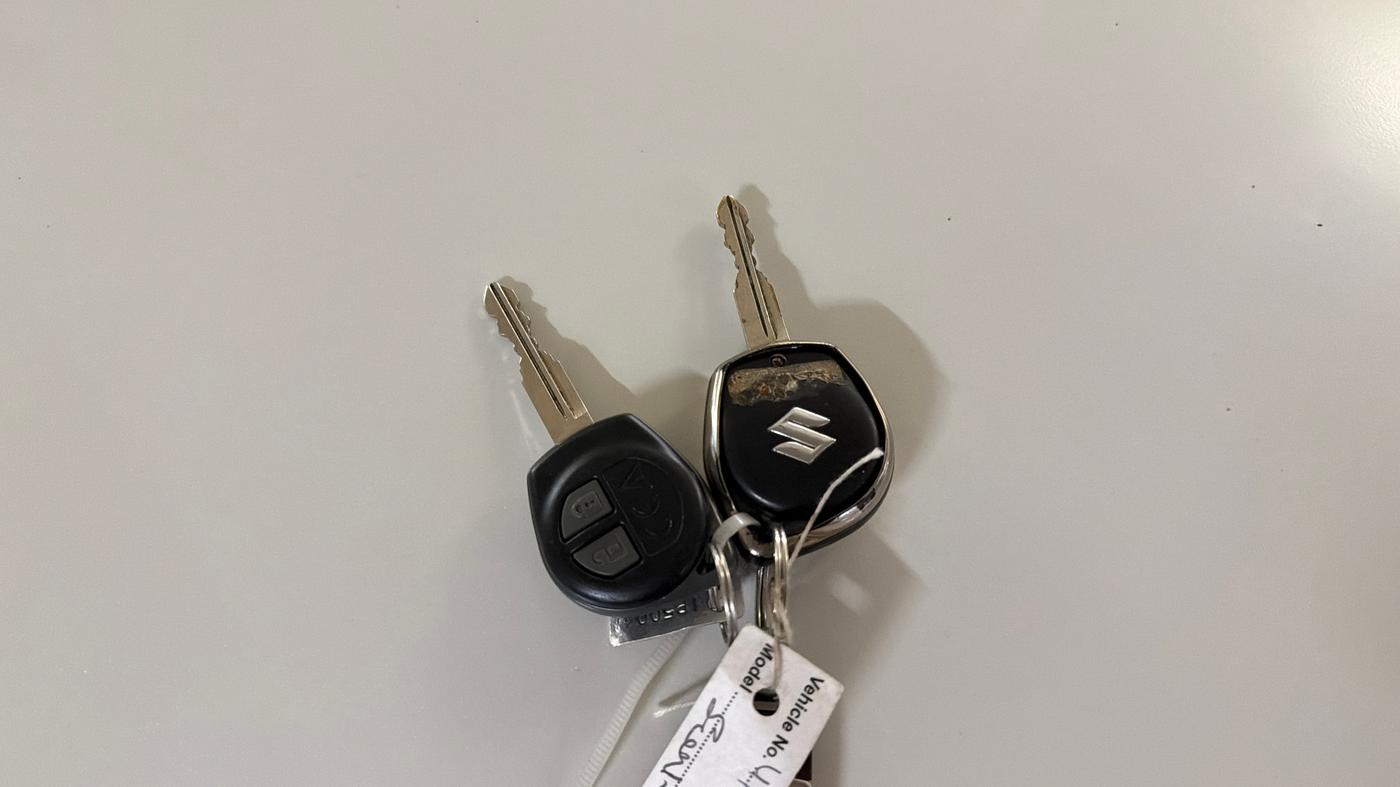 2022 Maruti Swift VXI, Petrol, Manual, 33,721 km, Key Close Up