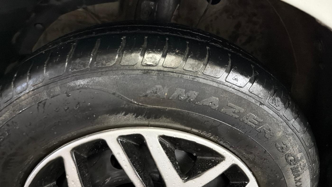 2022 Maruti Swift VXI, Petrol, Manual, 33,721 km, Left Front Tyre Tread