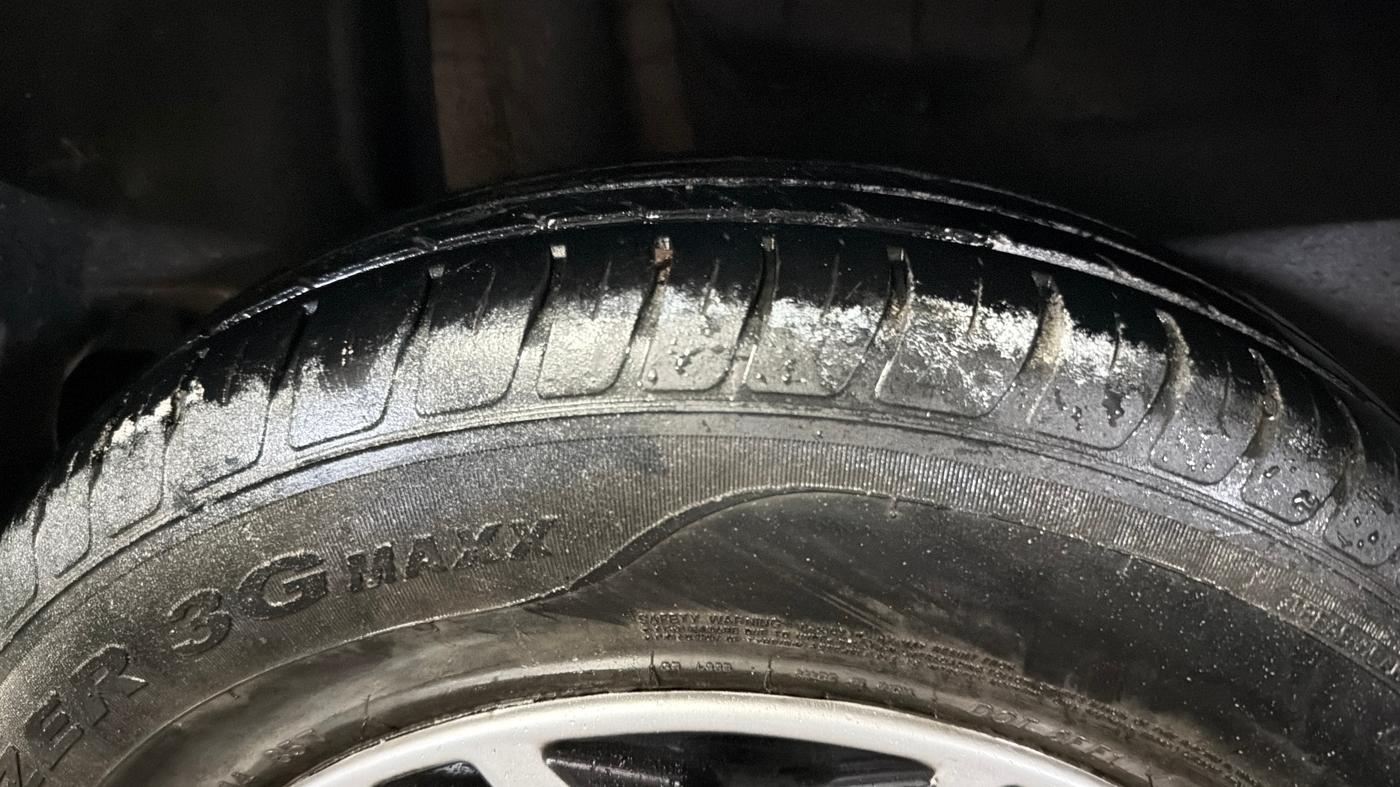 2022 Maruti Swift VXI, Petrol, Manual, 33,721 km, Right Rear Tyre Tread