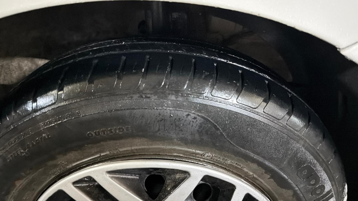 2022 Maruti Swift VXI, Petrol, Manual, 33,721 km, Right Front Tyre Tread