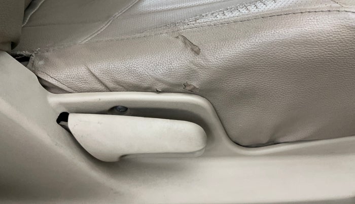 2015 Maruti Swift Dzire LXI (O), CNG, Manual, 80,486 km, Driver Side Adjustment Panel
