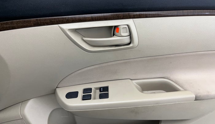 2015 Maruti Swift Dzire LXI (O), CNG, Manual, 80,486 km, Driver Side Door Panels Control