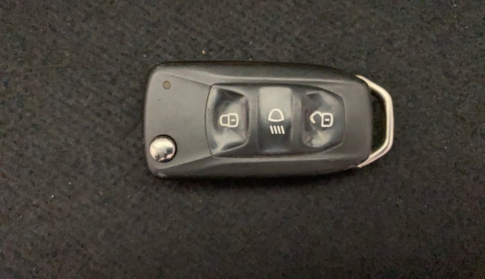 2022 Tata PUNCH ADVENTURE MT, Petrol, Manual, 43,607 km, Key Close Up