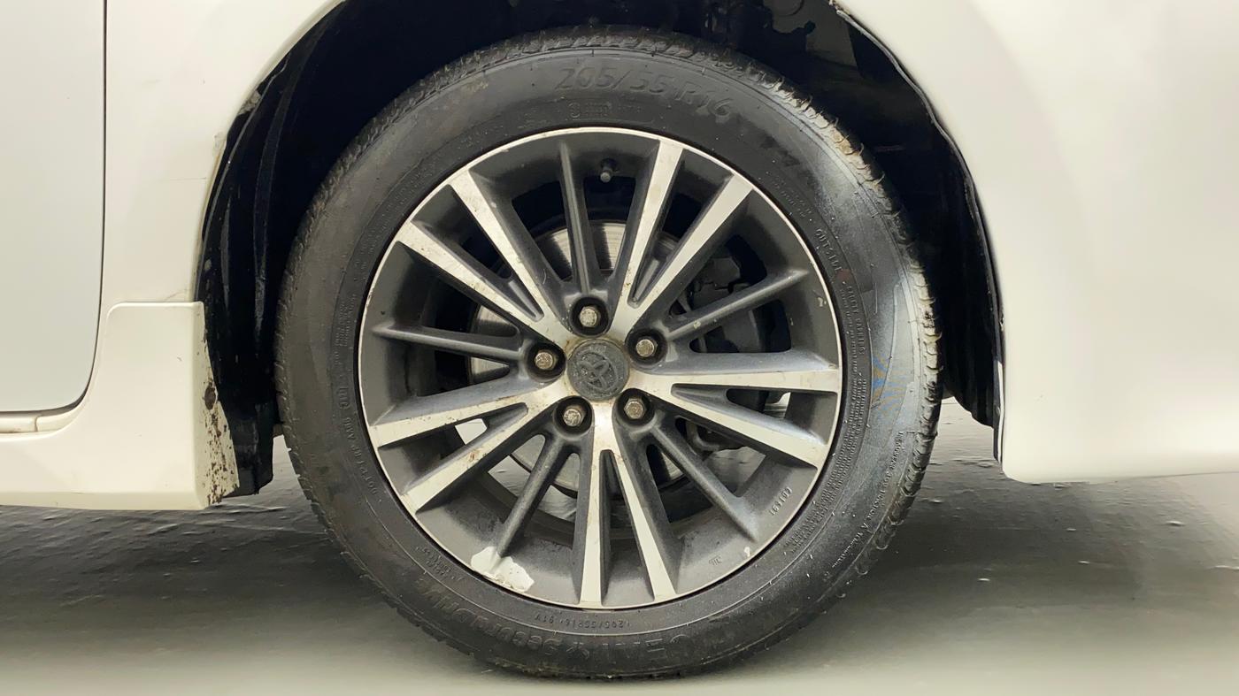 2014 Toyota Corolla Altis G PETROL, Petrol, Manual, 78,957 km, Right Front Wheel