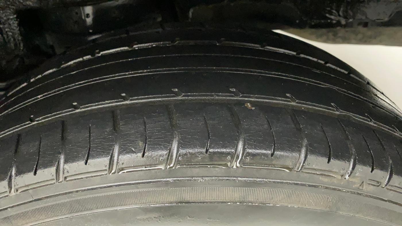 2014 Toyota Corolla Altis G PETROL, Petrol, Manual, 78,957 km, Left Rear Tyre Tread