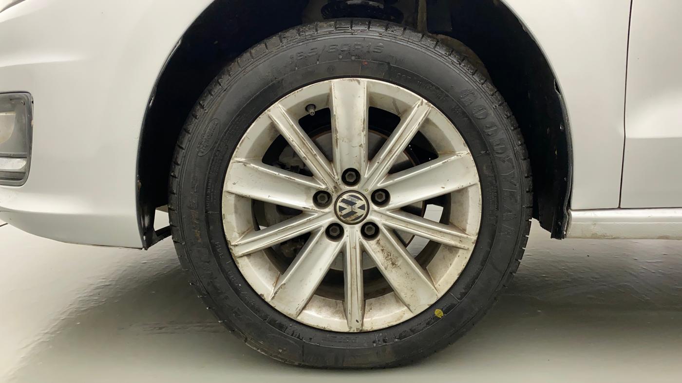 2016 Volkswagen Vento HIGHLINE PETROL AT, Petrol, Automatic, 85,779 km, Left Front Wheel