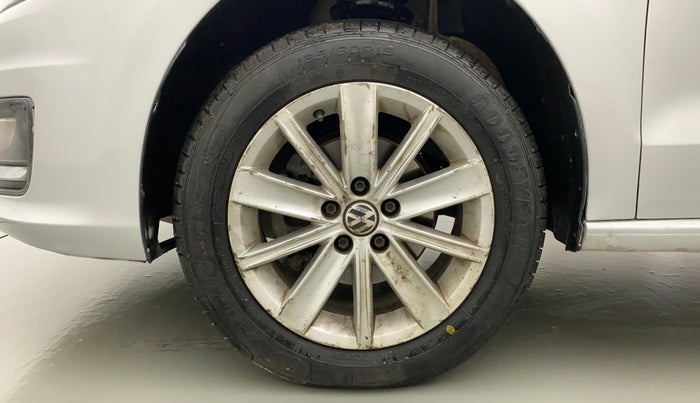2016 Volkswagen Vento HIGHLINE PETROL AT, Petrol, Automatic, 85,779 km, Left Front Wheel