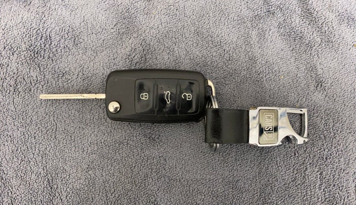 2016 Volkswagen Vento HIGHLINE PETROL AT, Petrol, Automatic, 85,779 km, Key Close Up