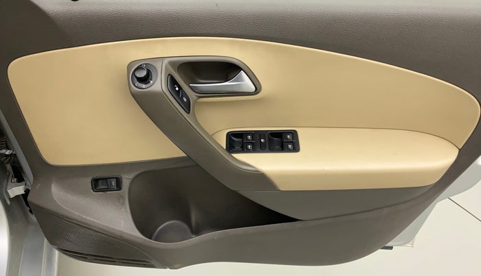 2016 Volkswagen Vento HIGHLINE PETROL AT, Petrol, Automatic, 85,779 km, Driver Side Door Panels Control