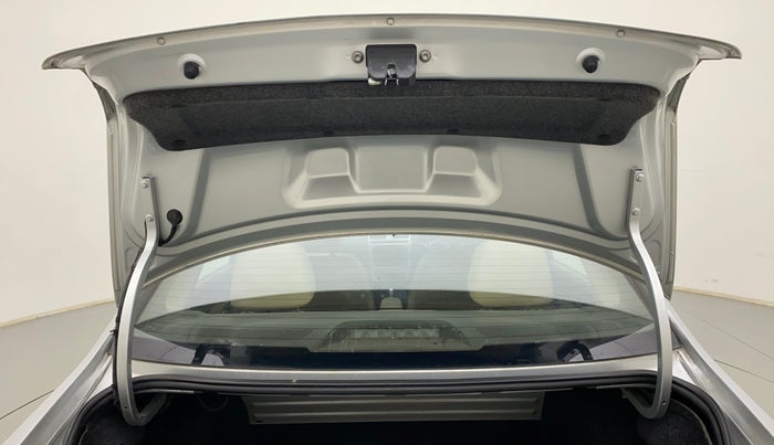 2016 Volkswagen Vento HIGHLINE PETROL AT, Petrol, Automatic, 85,779 km, Boot Door Open