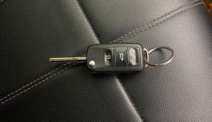 2022 Volkswagen Polo HIGHLINE PLUS 1.0L TSI, Petrol, Manual, 65,093 km, Key Close Up