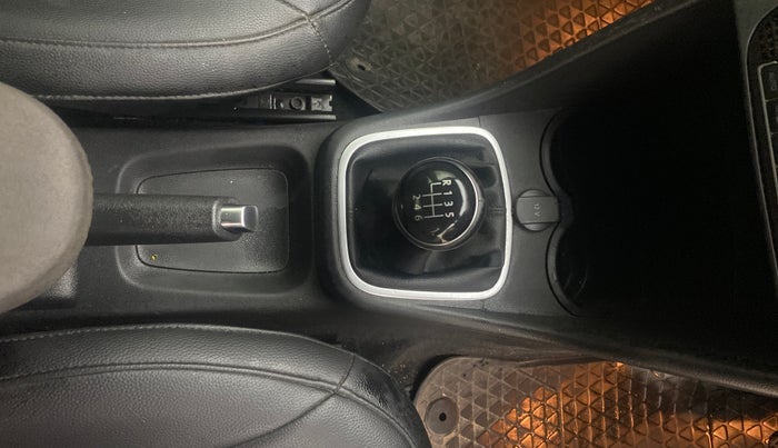 2022 Volkswagen Polo HIGHLINE PLUS 1.0L TSI, Petrol, Manual, 65,093 km, Gear Lever