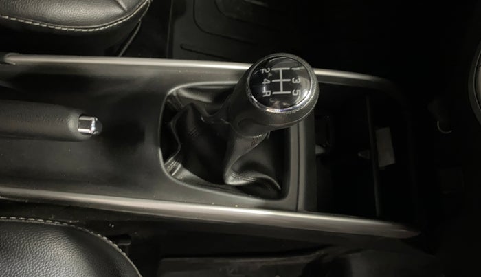 2016 Maruti Baleno DELTA PETROL 1.2, Petrol, Manual, 30,541 km, Gear Lever