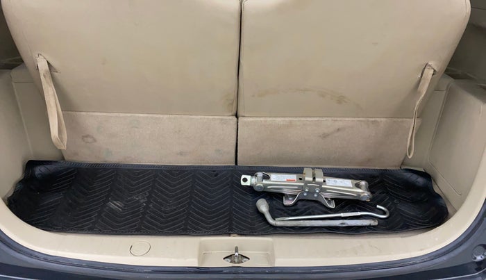 2016 Maruti Ertiga VXI, Petrol, Manual, 44,511 km, Boot Inside