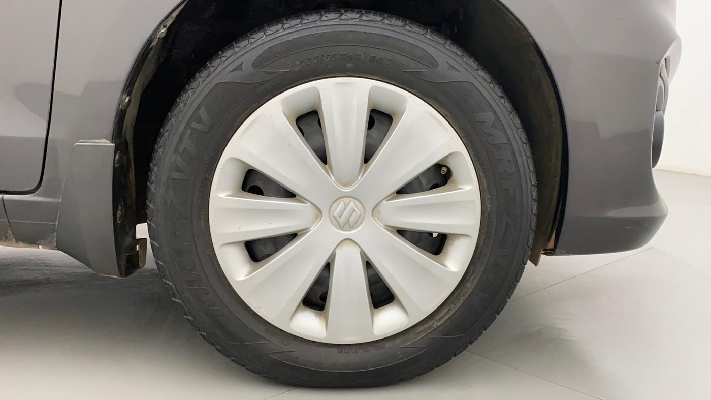 2016 Maruti Ertiga VXI, Petrol, Manual, 44,511 km, Right Front Wheel