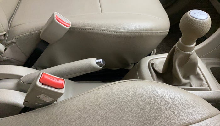 2016 Maruti Ertiga VXI, Petrol, Manual, 44,511 km, Gear Lever