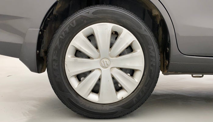 2016 Maruti Ertiga VXI, Petrol, Manual, 44,511 km, Right Rear Wheel