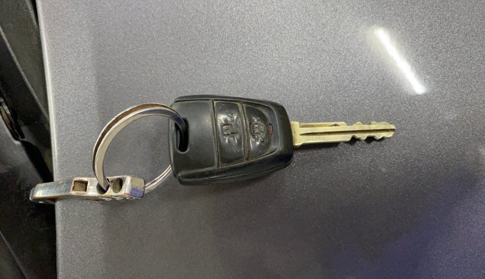 2016 Hyundai Grand i10 SPORTZ 1.2 KAPPA VTVT, Petrol, Manual, 36,185 km, Key Close Up