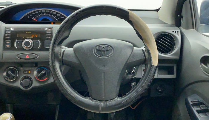 2013 Toyota Etios Liva G, Petrol, Manual, 1,07,156 km, Steering Wheel Close Up