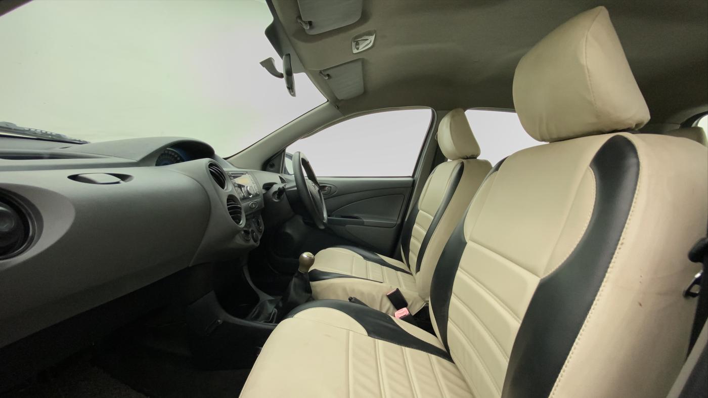2013 Toyota Etios Liva G, Petrol, Manual, 1,07,156 km, Right Side Front Door Cabin