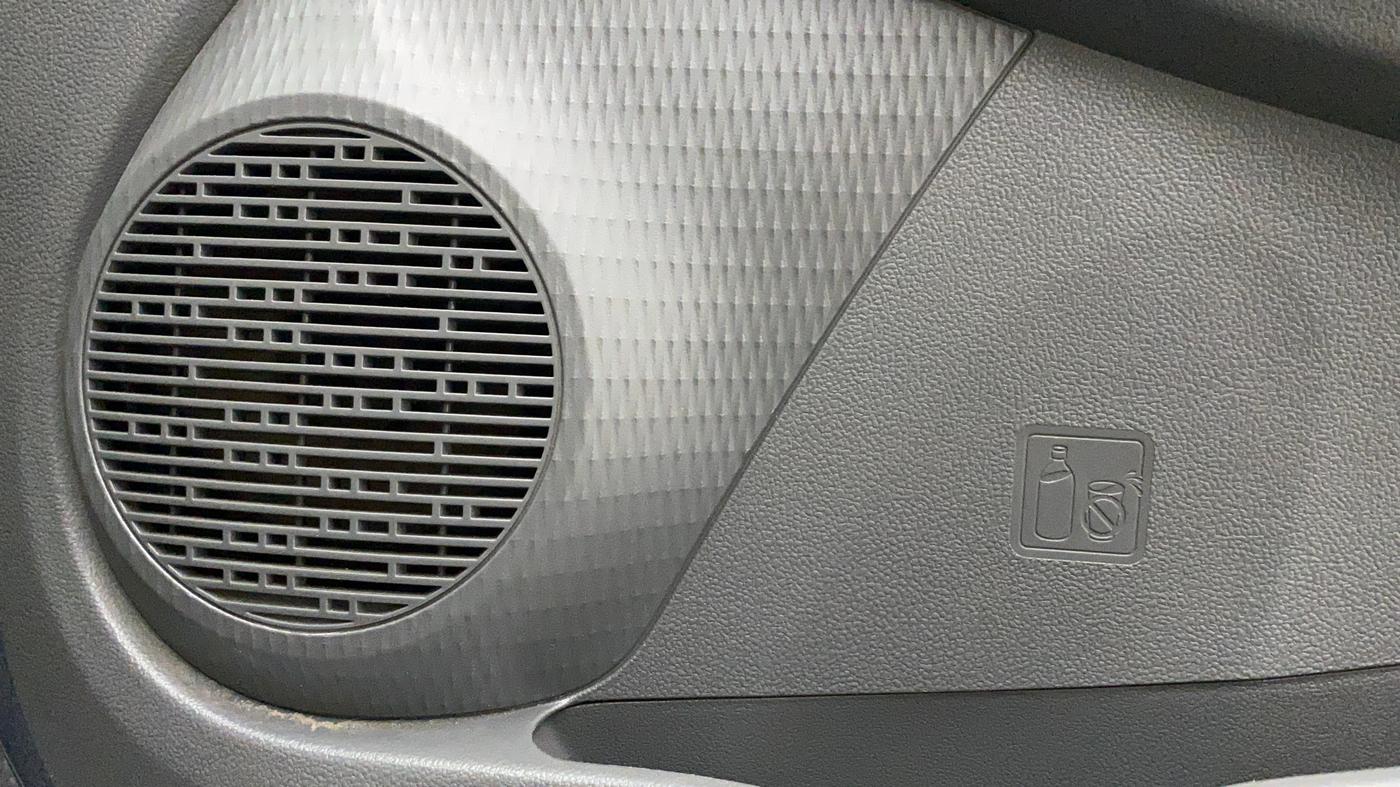 2013 Toyota Etios Liva G, Petrol, Manual, 1,07,156 km, Speaker