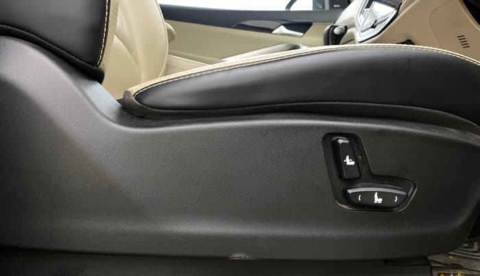 2021 MG HECTOR SHARP 1.5 PETROL CVT, Petrol, Automatic, 32,403 km, Driver Side Adjustment Panel