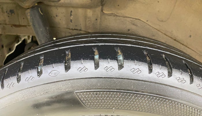 2013 Maruti Wagon R 1.0 LXI CNG, CNG, Manual, 1,28,031 km, Right Rear Tyre Tread