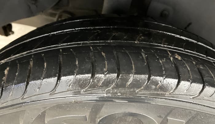 2016 Hyundai Creta SX PLUS 1.6 PETROL, Petrol, Manual, 48,204 km, Right Rear Tyre Tread