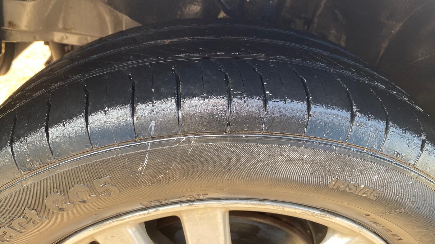 2017 Honda Brio VX AT, Petrol, Automatic, 47,907 km, Left Front Tyre Tread