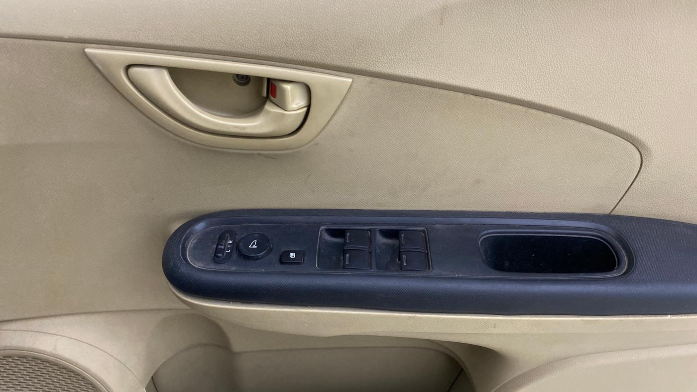 2015 Honda Mobilio 1.5L I-VTEC S, CNG, Manual, 59,232 km, Driver Side Door Panels Control