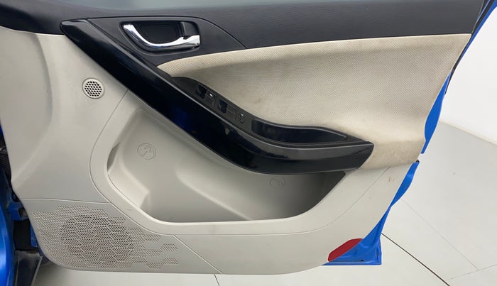 2020 Tata NEXON XZ+ OPT PETROL, Petrol, Manual, 29,866 km, Driver Side Door Panels Control