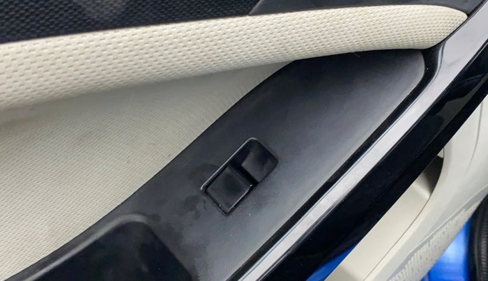 2020 Tata NEXON XZ+ OPT PETROL, Petrol, Manual, 29,866 km, Left front window switch / handle - Switch/handle not functional