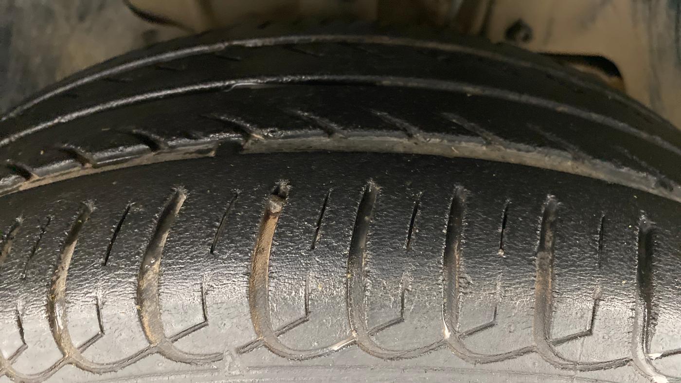 2017 Tata Tiago XZA PETROL, Petrol, Automatic, 39,241 km, Right Front Tyre Tread