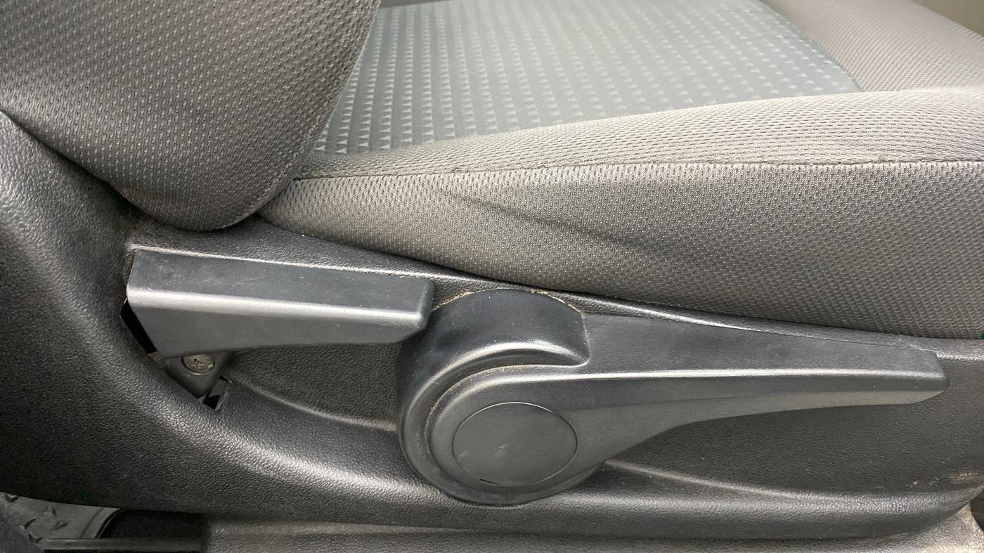 2017 Tata Tiago XZA PETROL, Petrol, Automatic, 39,241 km, Driver Side Adjustment Panel