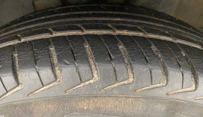 2018 Datsun Redi Go T(O) 1.0L LIMITED EDITION, Petrol, Manual, 62,637 km, Left Front Tyre Tread