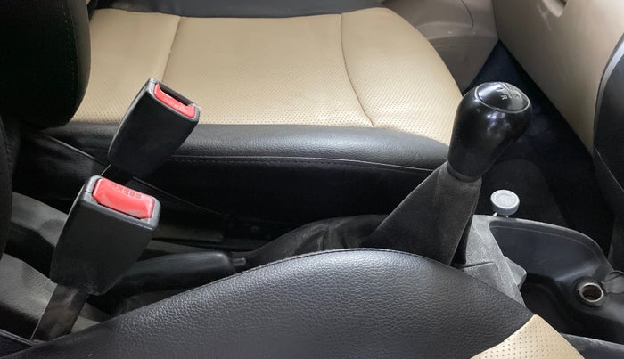 2014 Hyundai Eon ERA +, Petrol, Manual, 1,15,349 km, Gear Lever