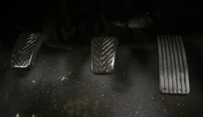 2014 Hyundai Eon ERA +, Petrol, Manual, 1,15,349 km, Pedals