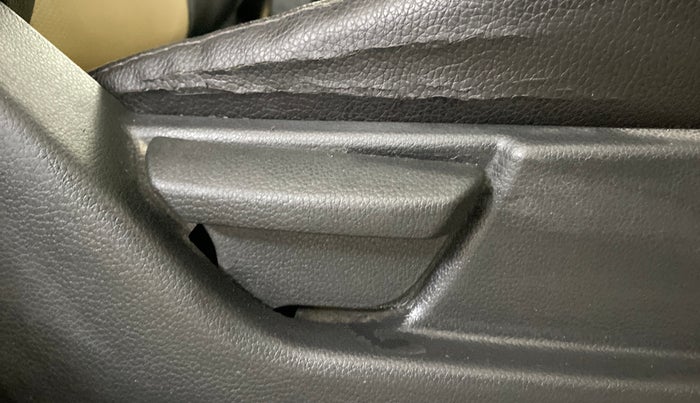 2014 Hyundai Eon ERA +, Petrol, Manual, 1,15,349 km, Driver Side Adjustment Panel